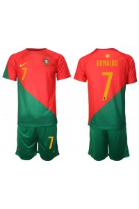 Portugali Cristiano Ronaldo #7 Jalkapallovaatteet Lasten Kotipeliasu MM-kisat 2022 Lyhythihainen (+ Lyhyet housut)